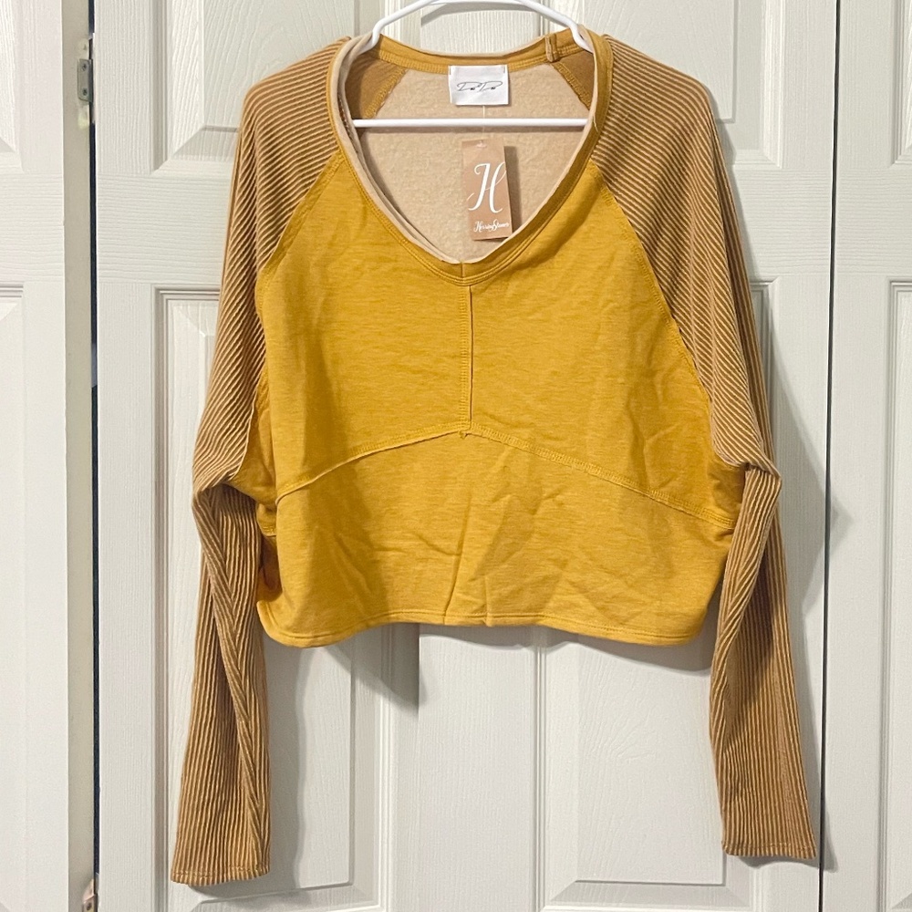 Dee Dee (Herring Stones) mustard top size S long sleeve. #041